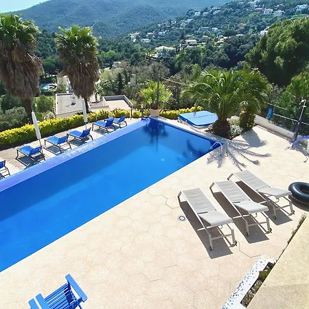 Xl Villa *